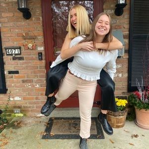 Meet your Posher, Sofi